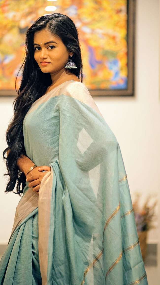 Actres Neethu Vasudevan Stills